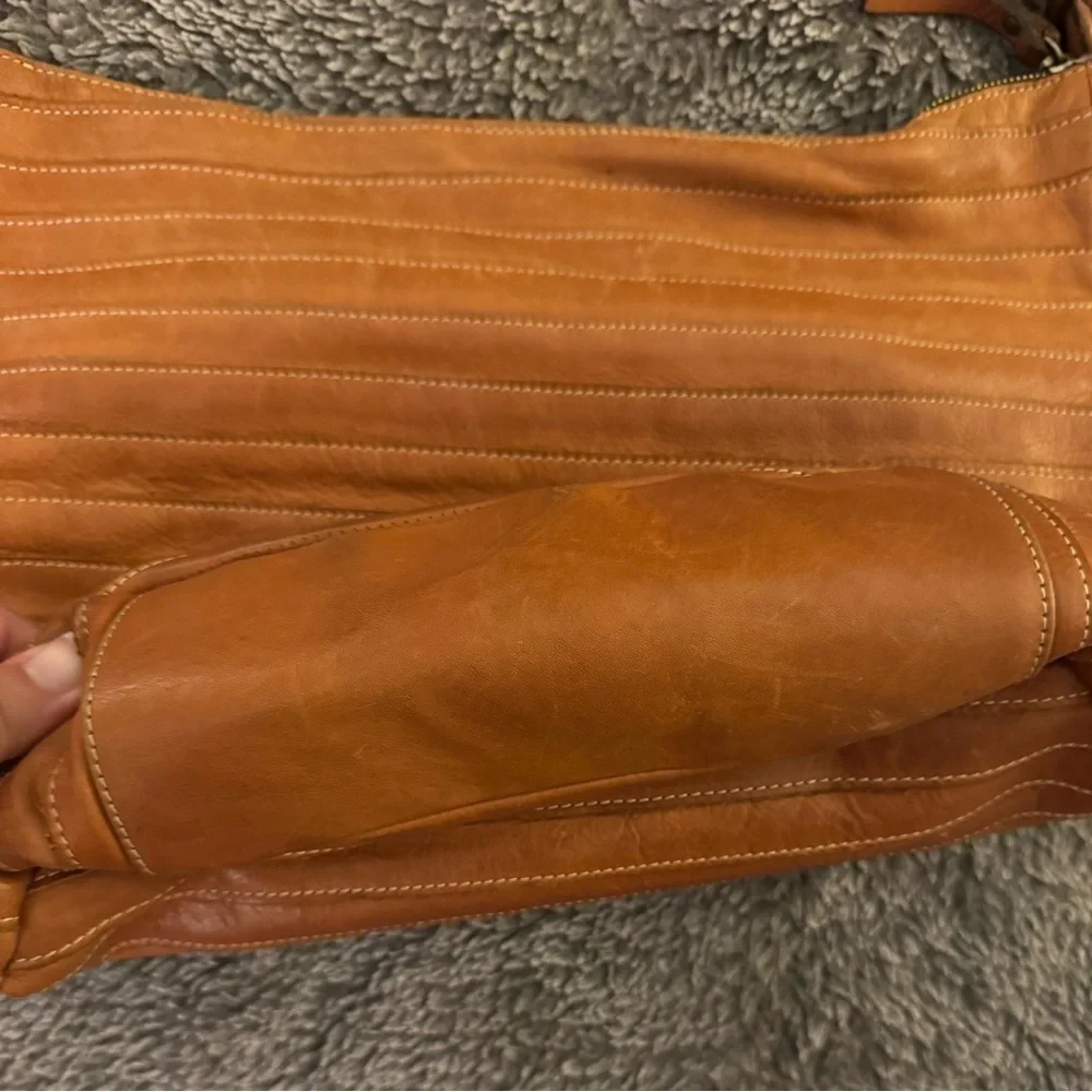 IL DUCA Tan Italian Leather Hobo Bag